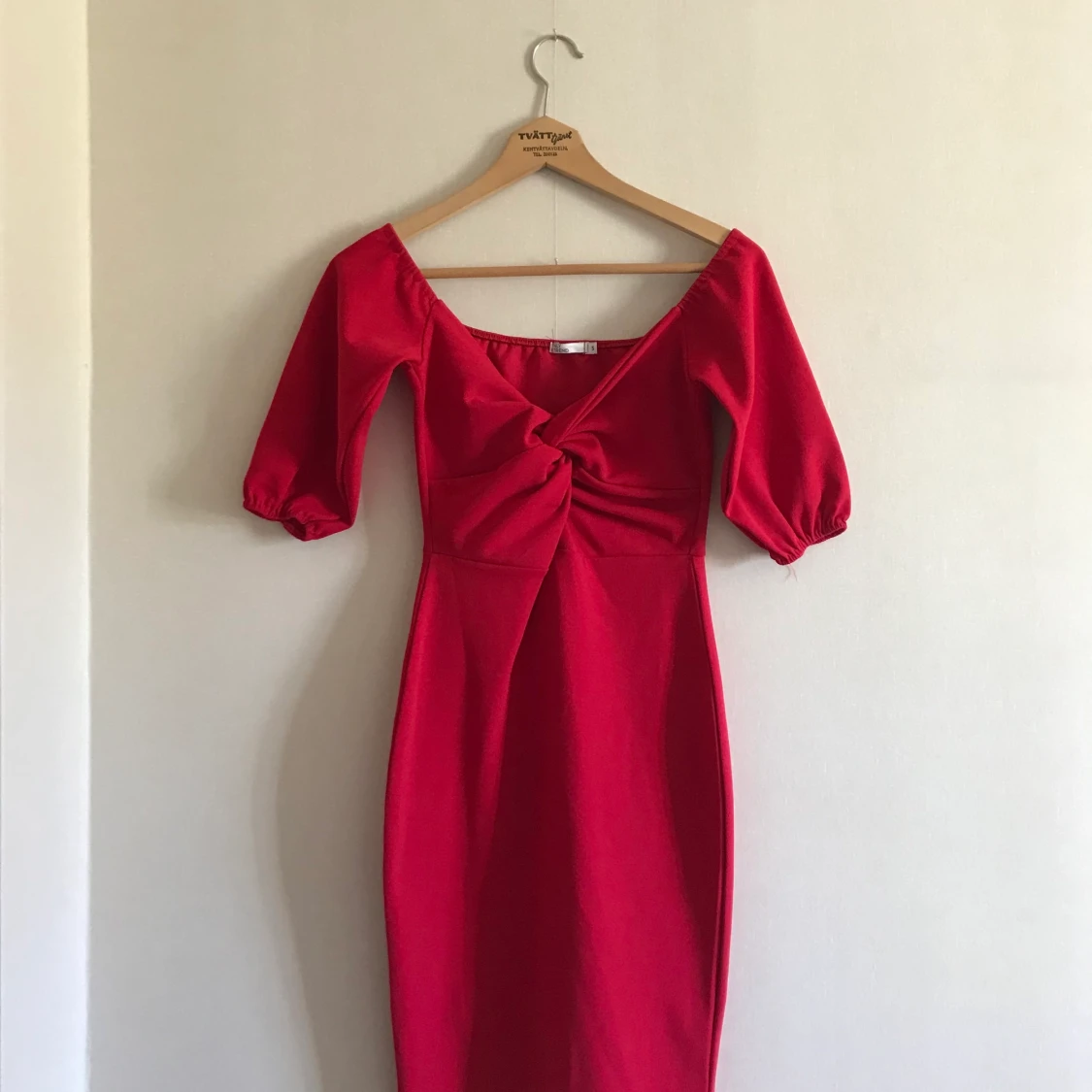 Röd klänning från Nelly 