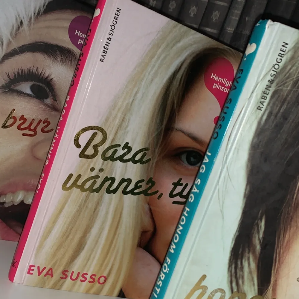 Eva Sussos ungdomsböcker serien om Diana, Maja & Anisa. Haft dom i några år och de ser lite slitna ut. En för 40 men alla för 100!!. Övrigt.