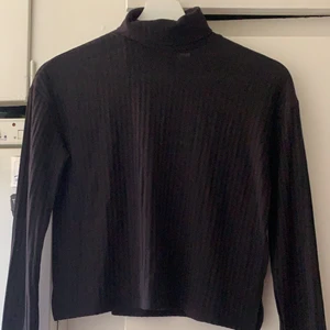 Topp storlek 34  - Aldrig använd 