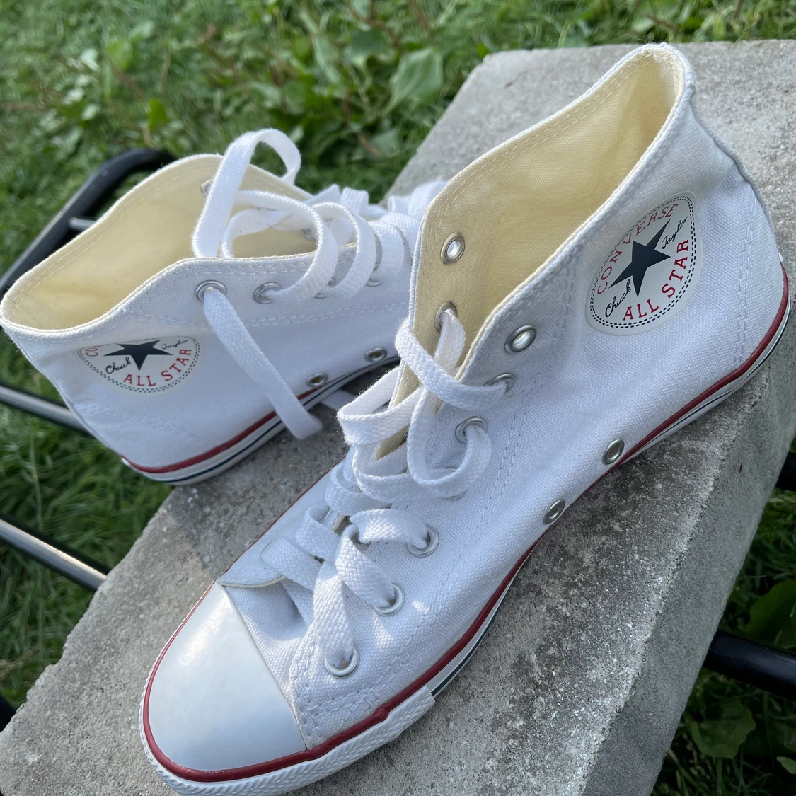 Vita Converse skor strl 38