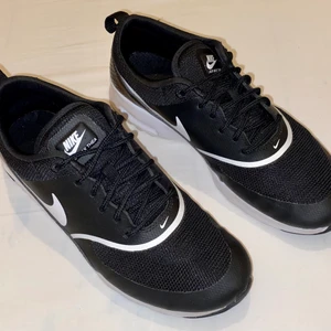 Nike AirMax thea - Använda endast en gång, köpta för 3 månader sedan originalt köpta för 1200kr