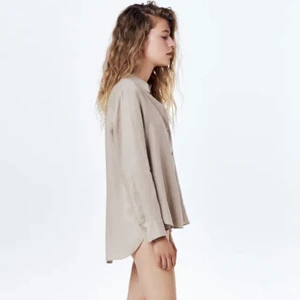 Linneskjorta  - Säljer en helt ny linneskjorta från zara (prislappen är kvar), den kostar 359 i nypris💖