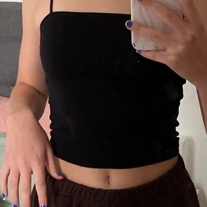 Linne - säljer mitt svarta Gina linne i storlek xs. Säljer pågrund av att jag köpte två stycken likadana. 24kr frakt. För fler bilder eller frågor skriv till mig privat 🥰 (betalning sker innan jag skickar linnet)🌟 kom med prisförslag privat 