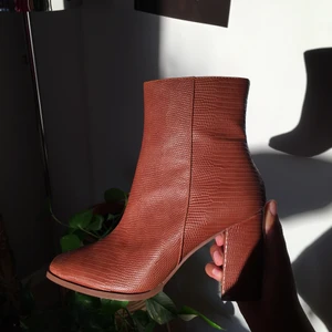 Boots - Supersnygga boots från NAKD som inte kommer till användning, sprillans nya! Aldrig använda bara testade 10cm Klack