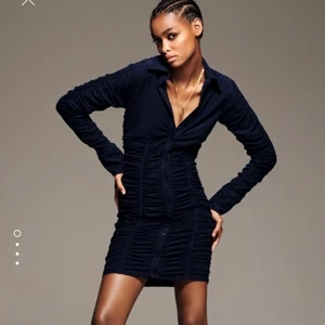 Zara klänning!  - Superfin klänning från Zara som tyvärr aldrig använts då den är fel storlek för mig! Storlek S. Lappar kvar 🖤