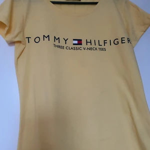 Tommy Hilfiger t-shirt  - Tommy Hilfiger t-shirt jättefint skick 
