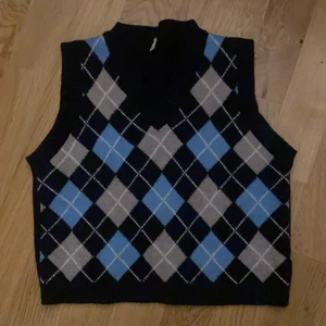 Väst - Säljer denna superfina väst i storlek L men sitter som en S!!