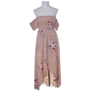 Lång klänning från Shein - En fin klänning från Shein. Storlek S. Gott skick! 