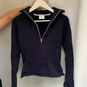 Boomerang-kofta - Materialet är tjockt och känns lyxigt! Skulle själv säga att storleken är XS. 