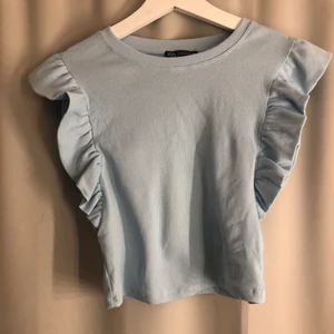 Ljusblå zara tröja strl S - Ljusblå zara tröja strl S! Dm för fler bilder! 💖
