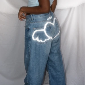 Wide leg jeans  - Snygga jeans från junkyard som jag målat på själv❤️ fri frakt 