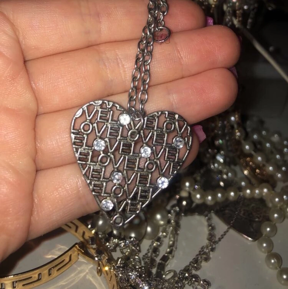 Silvrigt halsband hjärta ❤️ - 90