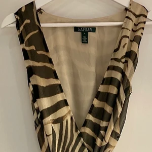 Omlottklänning från Ralph Lauren - Fin och användbar omlottklänning från Ralph Lauren