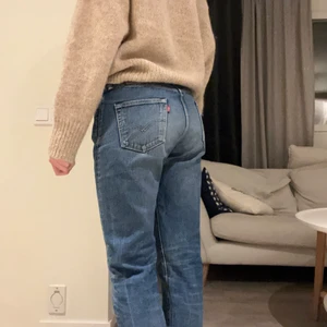 Levis jeans  - Snygga Levis jeans 501 i strl w30 l34 men skulle säga att dem är l32. Jeansen motsvarar strl 36,38. 