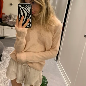 Såå gosig stickad🍑🌸🐝🍬⚡️ -  gosig stickad🍑🌸🐝🍬⚡️