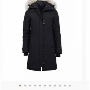 CANADA GOOSE jacka modell Lorette parka - Jackor & ytterplagg, strl XS, Dam Säljer min CANADA GOOSE jacka modell  Lorette parka. Köptes på Johnells. Säljer vid snabbköp 7000kr Använd ca 8 ggr, är precis som ny.       