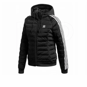 Adidas vinterjacka - Vinterjacka från adidas. Storlek S. Nypris: 1000kr. Mitt pris: 450kr + frakt 66kr