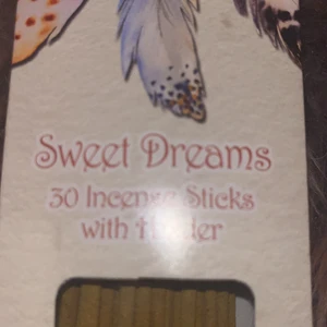 Doft pinnar  - Säljer doft pinnar ifrån Spanien! Dom kommer i 30 pack och en hållare. Oanvänd som heter ”sweet dreams” för mer frågor är det bara att skriva❤️