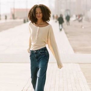 Zara body - Helt oanvänd body från Zara med lapparna kvar💞 Super skönt rätt tunt stickat material, passa perfekt på vår och sommar. Passar s-m. Nypris 360kr