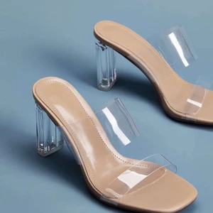 storlek 38 - helt nya, bra skick, aldrig använda, man står för frakten själv