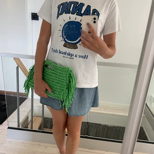Virkad väska - Säljer dessa väskor som jag virkat själv! De kan göras i andra färger, skriv till mig för beställning och frågor!❤️