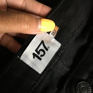 Lager 157 jeans - jeans från lager 157 i storlek M, lite högre i midja och dragkedja längst ner.