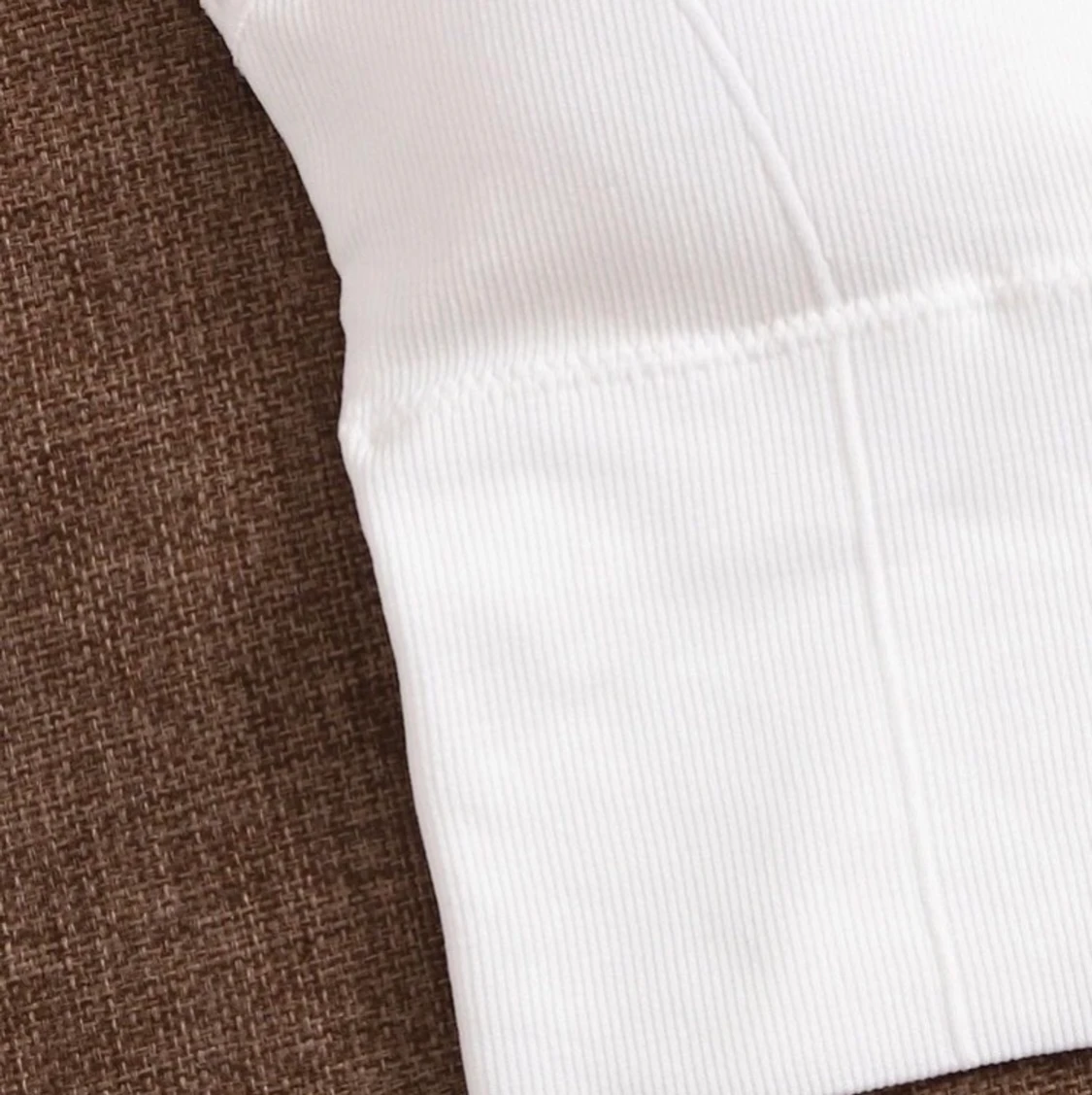 Vitt v-ringat linne - 91