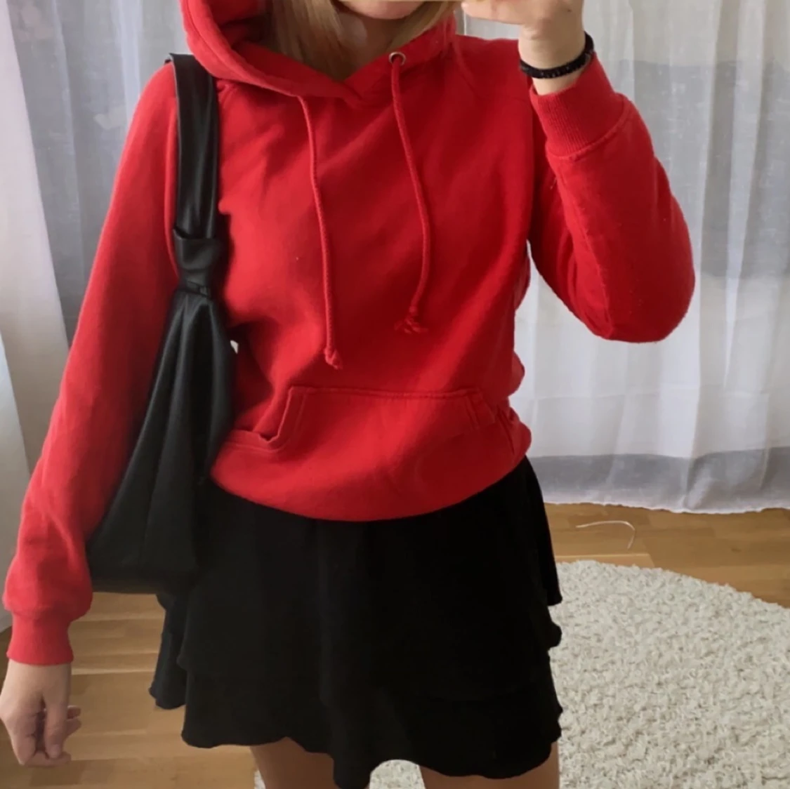 Röd hoodie
