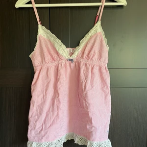 Victorias secret  - Nattlinne ifrån victorias secret, fin model på linnet och är i storlek S