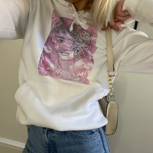 Hoodie  - Säljer denna snygga hoodie från ”the cool elephant” i storlek S💗 