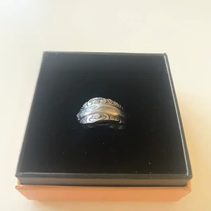 Ringar - Ringar gjorda av gamla bestick! Finns många olika designer så skriv för mer frågor och bilder!🦍🦍💰