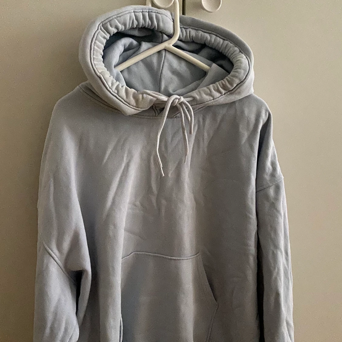 Weekday hoddie 