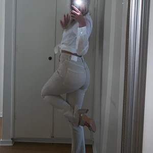 Beiga Jeans från ZARA - använda en gång, inte min stil direkt 
