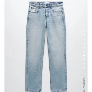 Zara Jeans Mid Rise Straight - Hej! Jag säljer mina trendiga jeans då jag tyvärr köpte fel storlek. Aldrig använda, bara testade en gång. Sprillans nya med lapp kvar. Köparen står för frakt💗