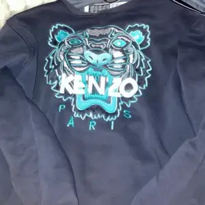 Kenzo sweatshirt nypris 2800kr storlek small köpt för ett år sen har tyvär ej kvar kvittot och därav priset 