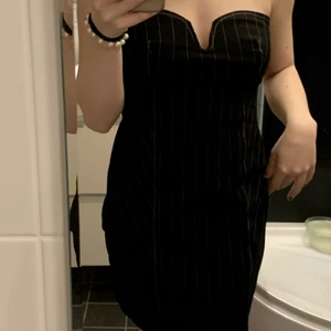 Zara klänning - Jätte fin klänning från zara passar storlek S/M, säljer då jag inte använder den. Endast använd en gång