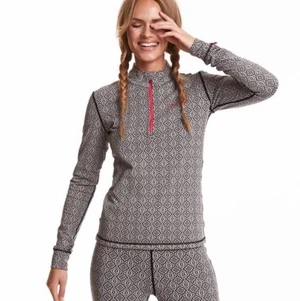 Odd molly Undertröja NY - Ny undertröja, 2a lager från odd molly Den är oanvänd med tags kvar och stl 0 Skickar med spårbar frakt