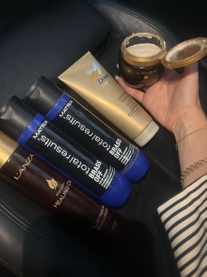 Hår produkter  - Använda super lite. Brun utan sol från Dove är aldrig använd. 