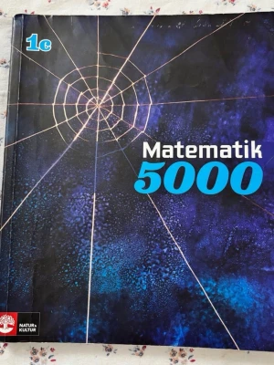 Matematik 5000 1c kursbok - Matematik 5000 1c är en kursbok för gymnasiet, tryckt av Natur & Kultur. 