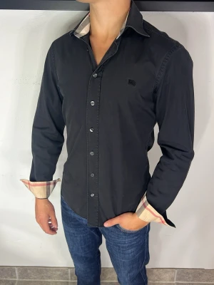 Burberry skjorta  - Size S mkt fint skick