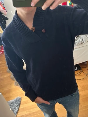 Zara kofta - Najs zara kofta till hösten. Mysigt och varmt ull material. Size L men sitter mer som en M och passar till och med S