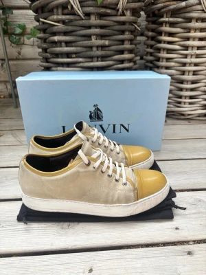 Märkeskor loubs,valenrino etc - Massa olika märkeskor skicka bud på dem! Storlekar 37,37,37,42,42,44,