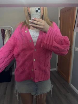 Chunky knitted cardigan  - Använd en gång,, ord pris 459kr
