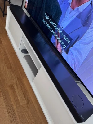 Lg SN11RG soundbar med subwoofer - 7.1.4 soundbar system from LG med subwoofer, model SN11RG. Allt fungerar felfritt 