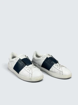 Valentino Open Sneakers - Skick: 8/10. | Ingår: endast skorna. | Nypris: +- 7700 SEK. | Givetvis äkta! Hör av er vid frågor. | Innersulan är 28 cm.
