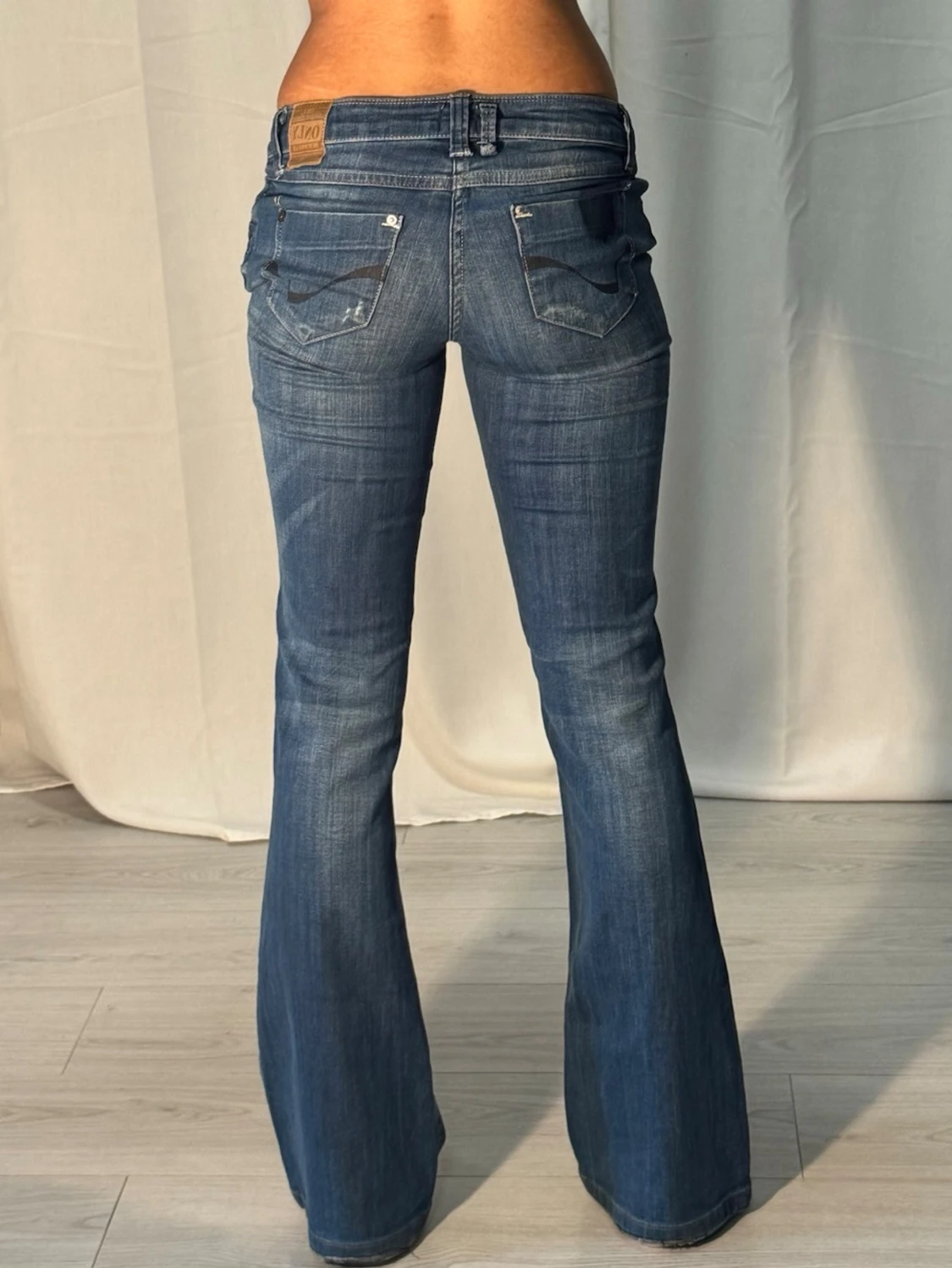 Low flare jeans med slitningar 10051 - 2