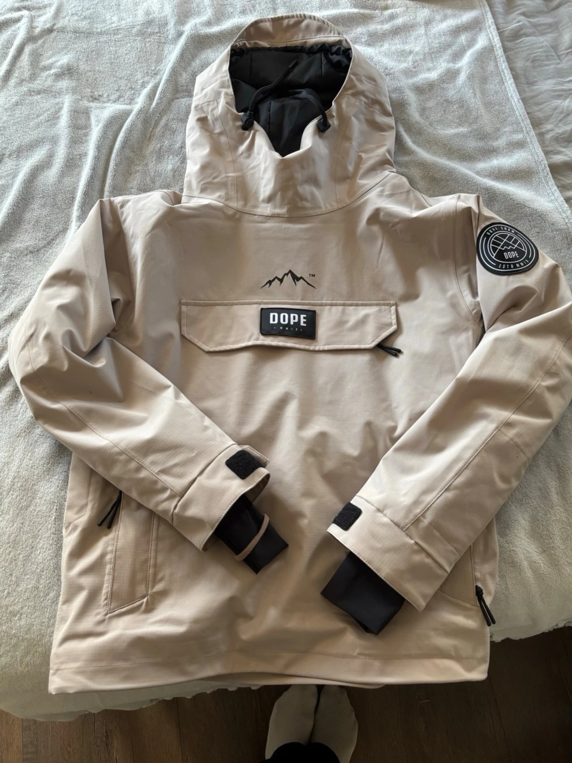 Beige skidjacka  från Dope - 4