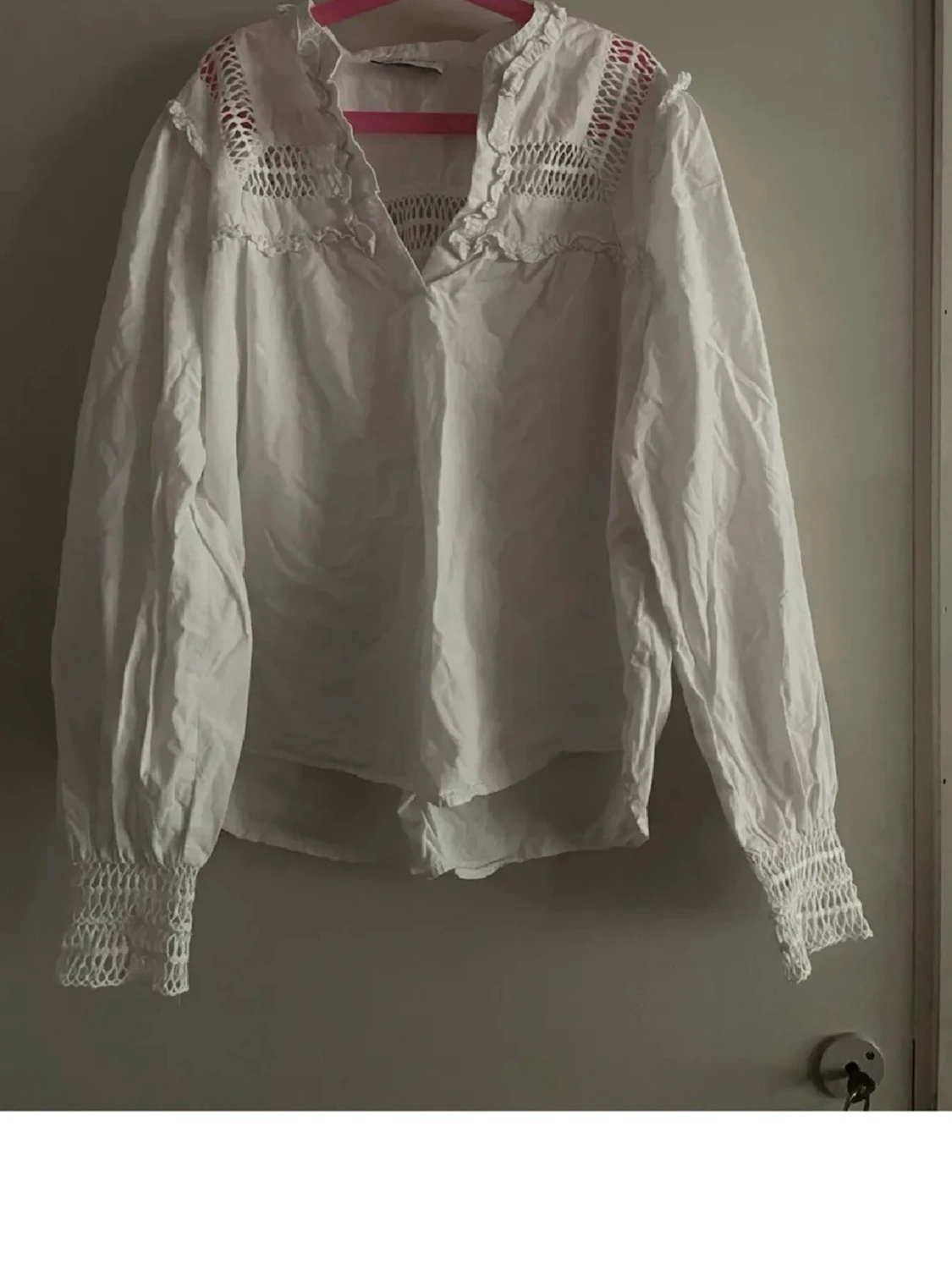 Vit blus med spets från Holly & Whyte