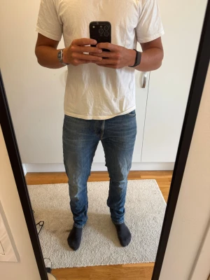 Nudie Jeans Lean Dean - Säljer ett par Nudie Jeans Lean Dean Lost Legend då de helt enkelt inte kommer till användning. Sjukt bra skick och snygga jeans. Storlek 33/32