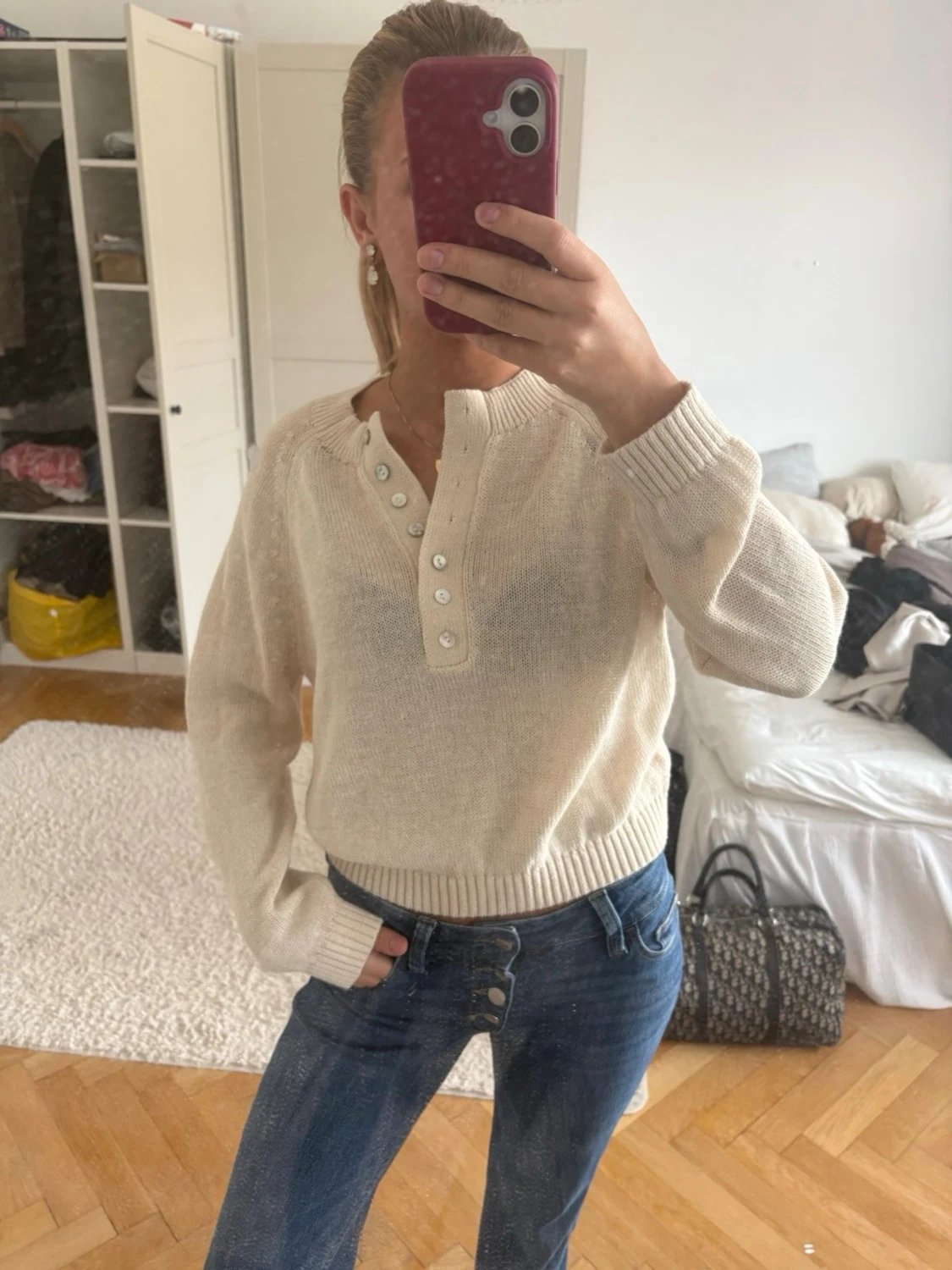 Beige stickad tröja med knappar - 1